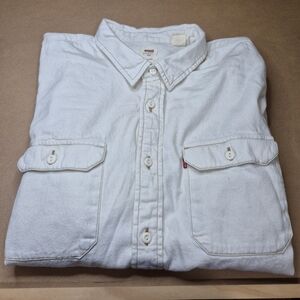 Levi's Cream Colored Casual Button Down Shirt  2416/525